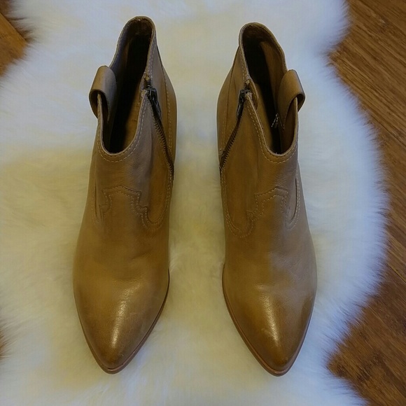Frye Shoes - NWOB Frye leather boots